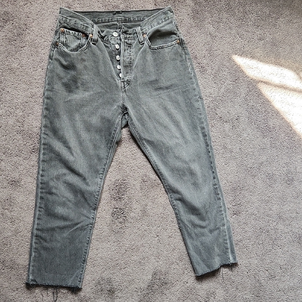 Levi's Gray Ankle & Cropped Jeans